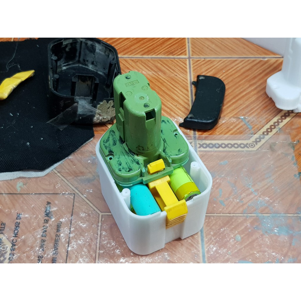 Vỏ pin Hitachi - 8 cell pin 18650