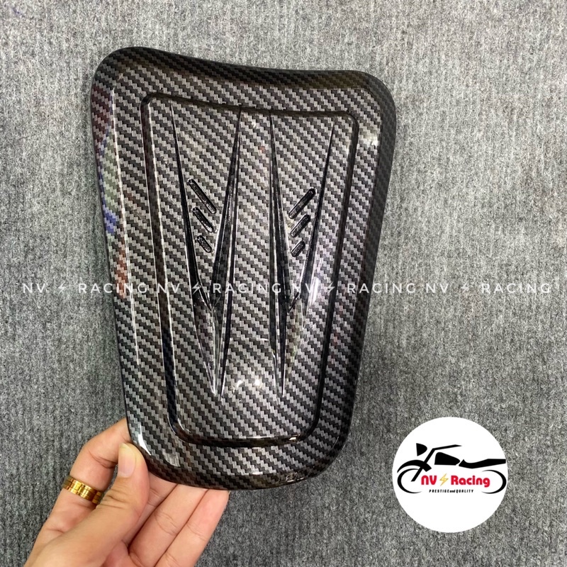 Ốp nắp xăng Nvx V2 2021 cacbon