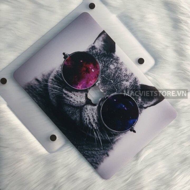 Ốp Macbook Hình Mèo Đeo Kính Đủ Dòng (Tặng Kèm Phủ Phím Và Set Nút Chống Bụi) | BigBuy360 - bigbuy360.vn