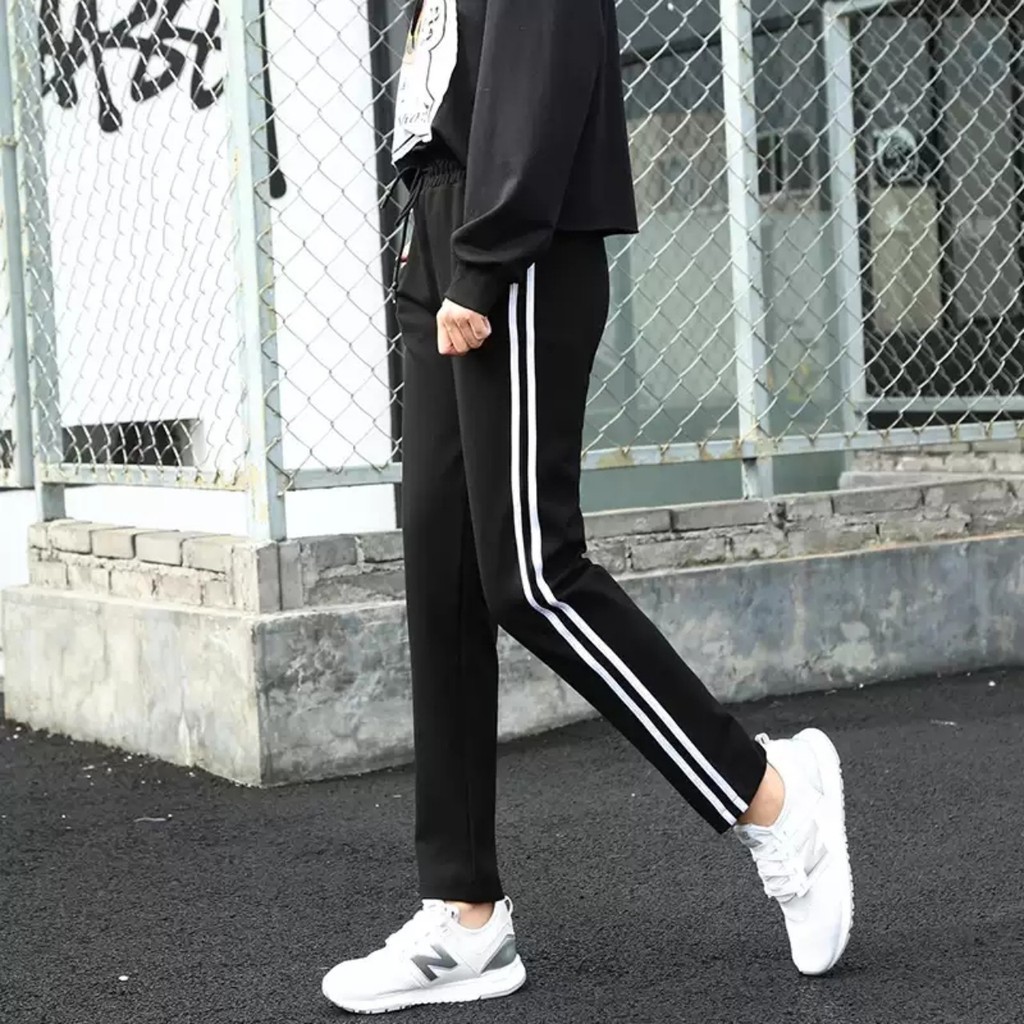 Quần jogger nữ dây rút dài 2 sọc trắng chất vải UMI hàn màu đen mềm cao cấp - Quần thể thao nữ tập gym bo ống thun trơn