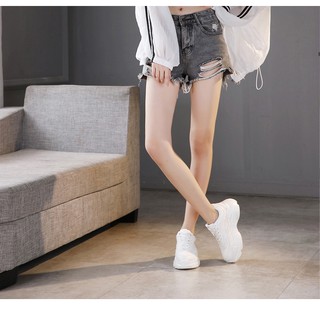 Giày sneaker nữ trắng cổ thấp năng động