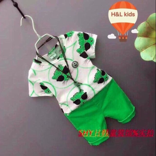 Mắt kính cho bé trai