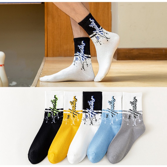 Vớ cao cổ vẩy mực Nam Nữ phong cách trẻ trung, năng động.