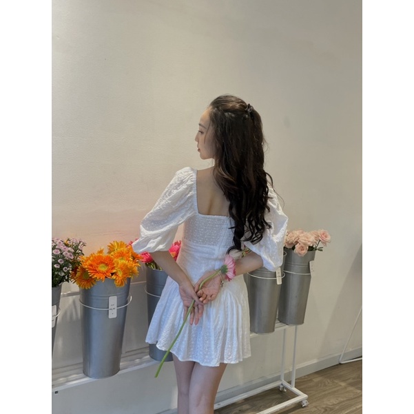 ICHIE.STUDIOS  | MEI DRESS- Đầm trắng thêu hoa mai