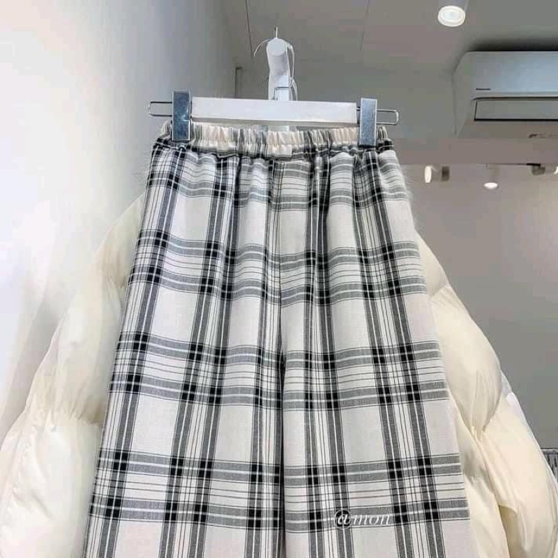 Quần kaki sọc trắng