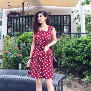 Váy chấm bi