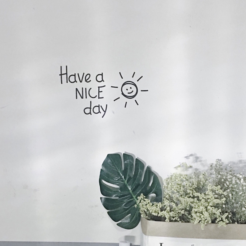 Miếng dán tường họa tiết xinh xắn để trang trí phòng ngủ