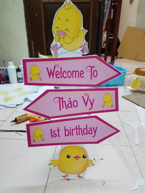 Cây welcome sinh nhật in tên tuổi bé Mon Party bảng tên welcome chibi sinh nhật thiết kế riêng theo yêu cầu của khách