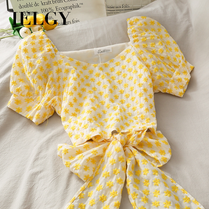 Áo kiểu IELGY tay phồng cổ chữ V in hình hoa cúc dễ thương