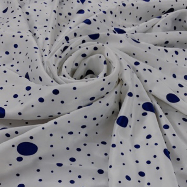 Vải lụa satin- chấm bi