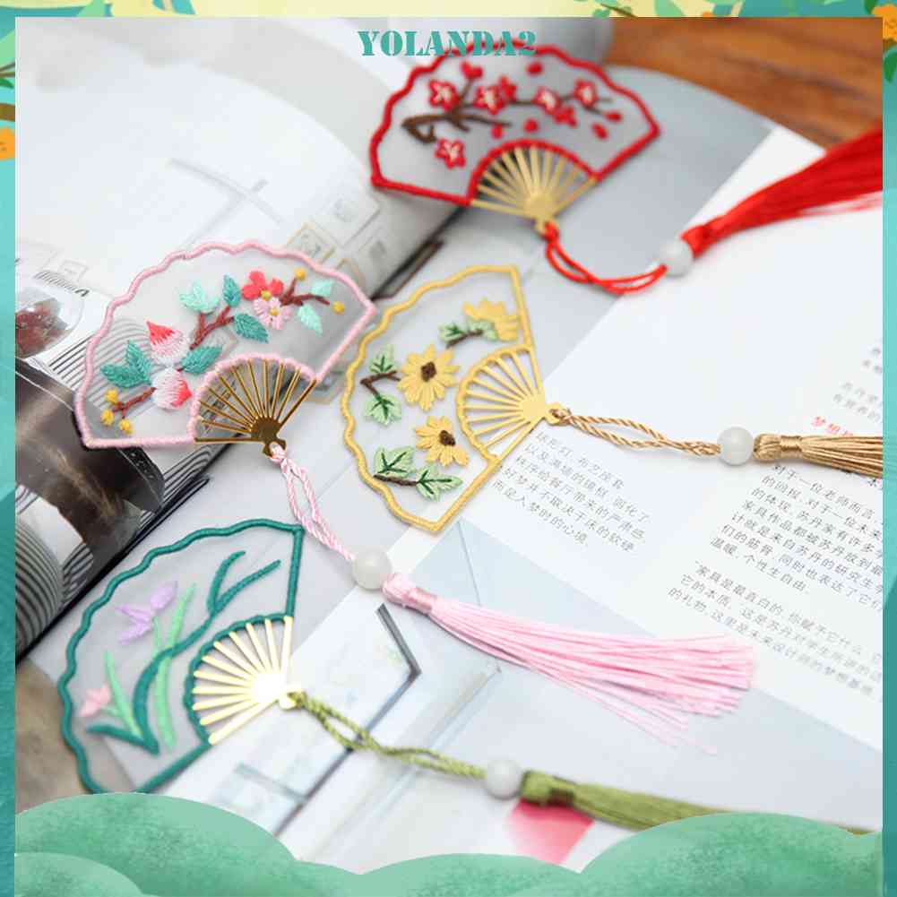 Thẻ Đánh Dấu Trang Sách Hình Quạt Thêu Hoa Phối Tua Rua Kiểu Trung Hoa Dễ Thương