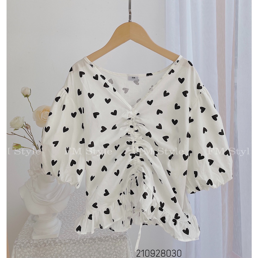 Áo kiểu nữ FM Style blouse hàn quốc đẹp hoạt tiết trái tim rút dây tay ngắn cổ tròn phong cách bánh bèo 210928032