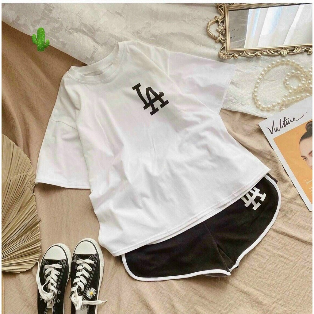 set áo thun form rộng in chữ to kèm quần đùi kẻ sọc bên p