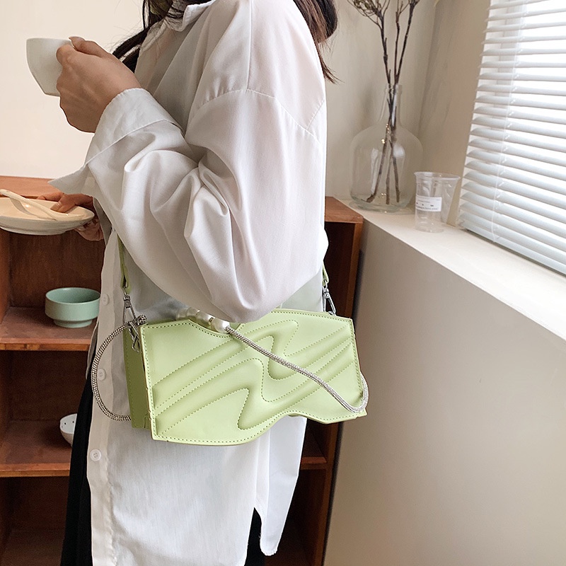 Túi đeo chéo IELGY dáng vuông cỡ lớn có khóa từ tính thời trang cho nữ