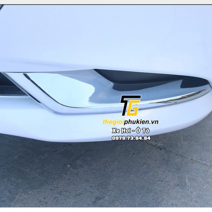 Bộ ốp trang trí đèn gầm trước, đèn sương mù Mazda 3 2020 mạ Crom