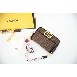 Túi Fendi Baguette Mini