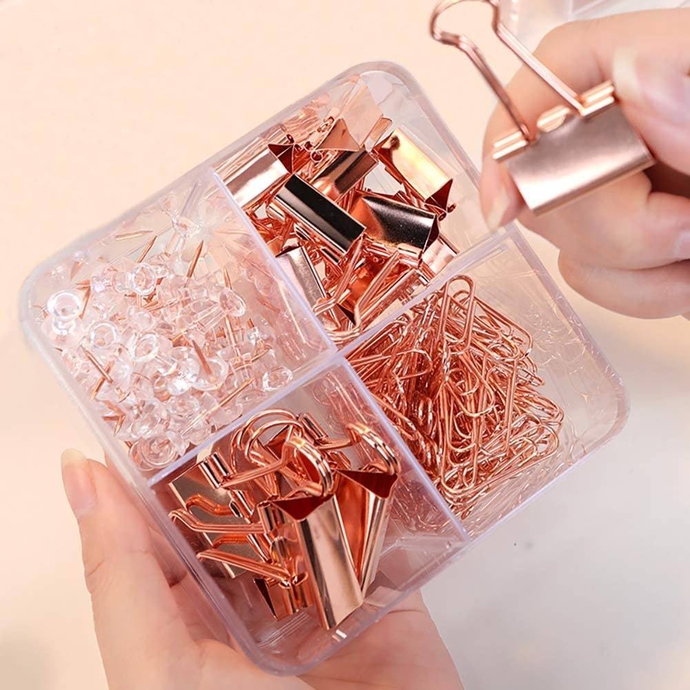 Bộ phụ kiện hỗn hợp Deli - Set kẹp bướm/ghim vòng/ghim mũ/ghim đinh, mạ vàng hồng thời trang, thiết kế nhỏ gọn - 78551