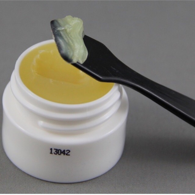 Son dưỡng môi Carmex dành cho môi nức nẻ