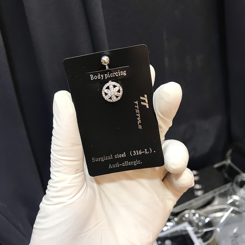 KHUYÊN RỐN HOA TRÒN ĐÁ TRẮNG / KO HAN GỈ