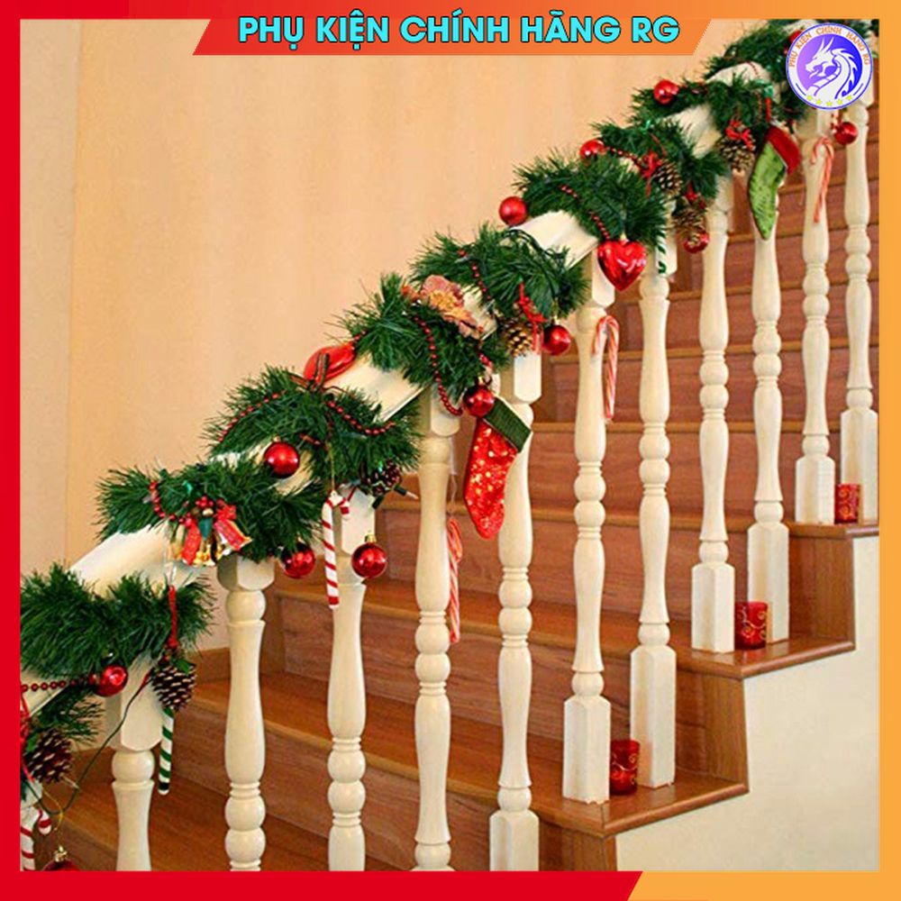 Dây lá thông xanh 9m trang trí giáng sinh tạo hình cây thông noel treo tường