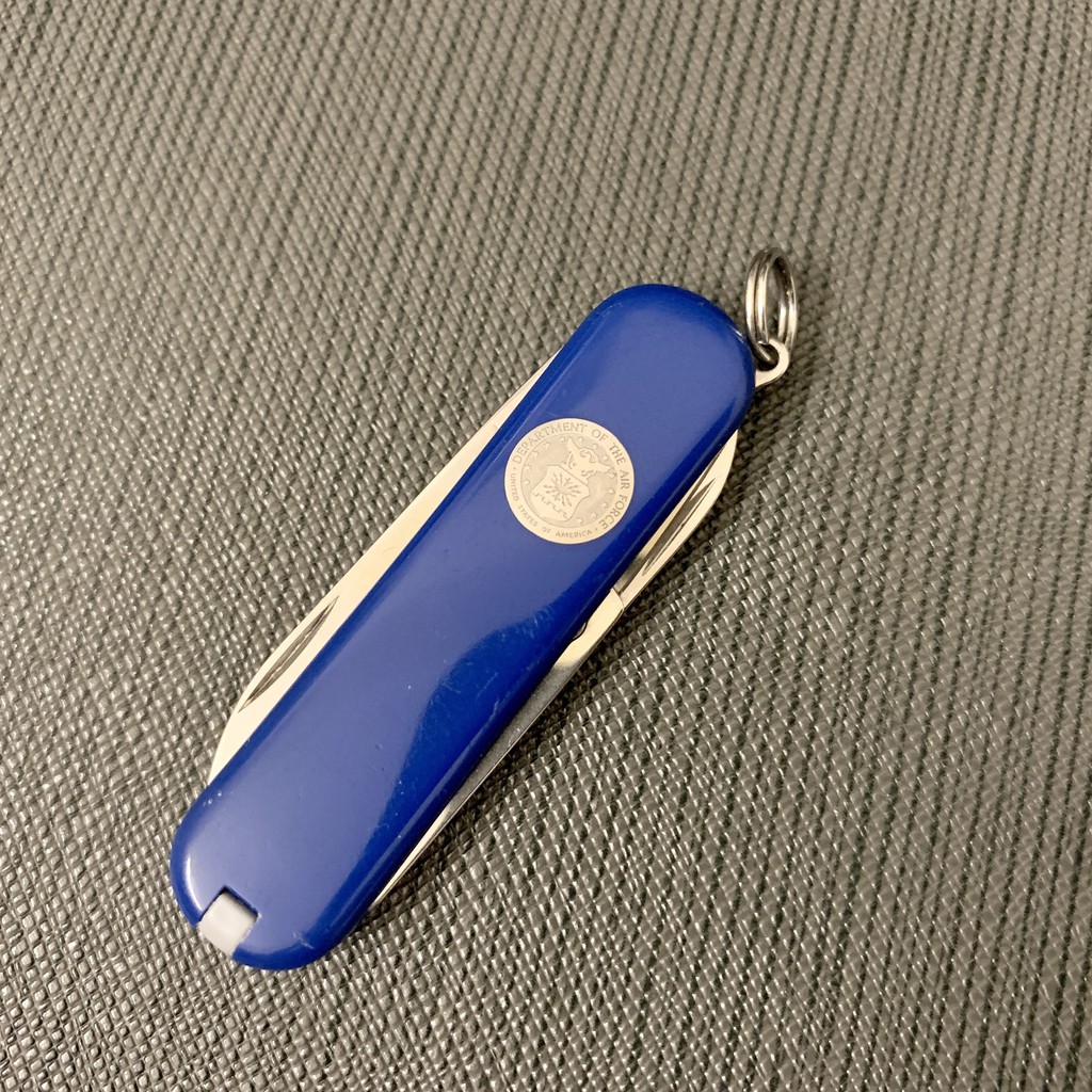 Dao xếp đa năng VICTORINOX CLASSIC SD 58mm bản đặc biệt U.S. AIR FORCE màu xanh