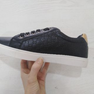 Giày thể thao nam  đen (form rộng, đi lùi 1 size)