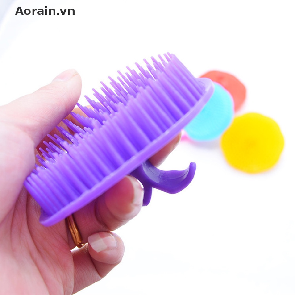 Lược Nhựa Mát Xa Da Đầu Khi Tắm