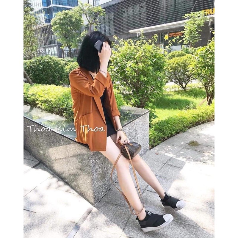 {Có Sẵn}Blazer màu nâu tây kèm ảnh chụp sàn