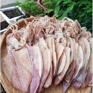 Mực khô 250k nửa ký size 30 con.