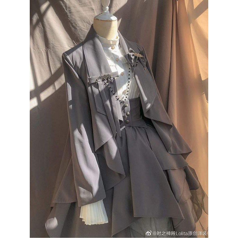Đầm Cosplay  và khoác