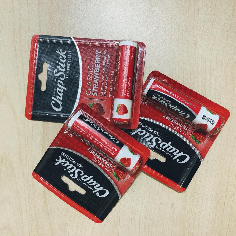 Son dưỡng môi giữ ẩm chapstick classic cherry 4g hương cherry hoặc dâu tây 4g Dưỡng môi, giữ ẩm hiệu quả | BigBuy360 - bigbuy360.vn