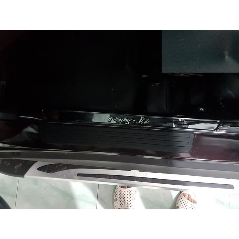 Ốp Bậc Cửa, Nẹp Bước Chân Toyota Rush 2018 2019 2020 mẫu TITAN Cao Cấp trang trí chống xước bậc cửa xe