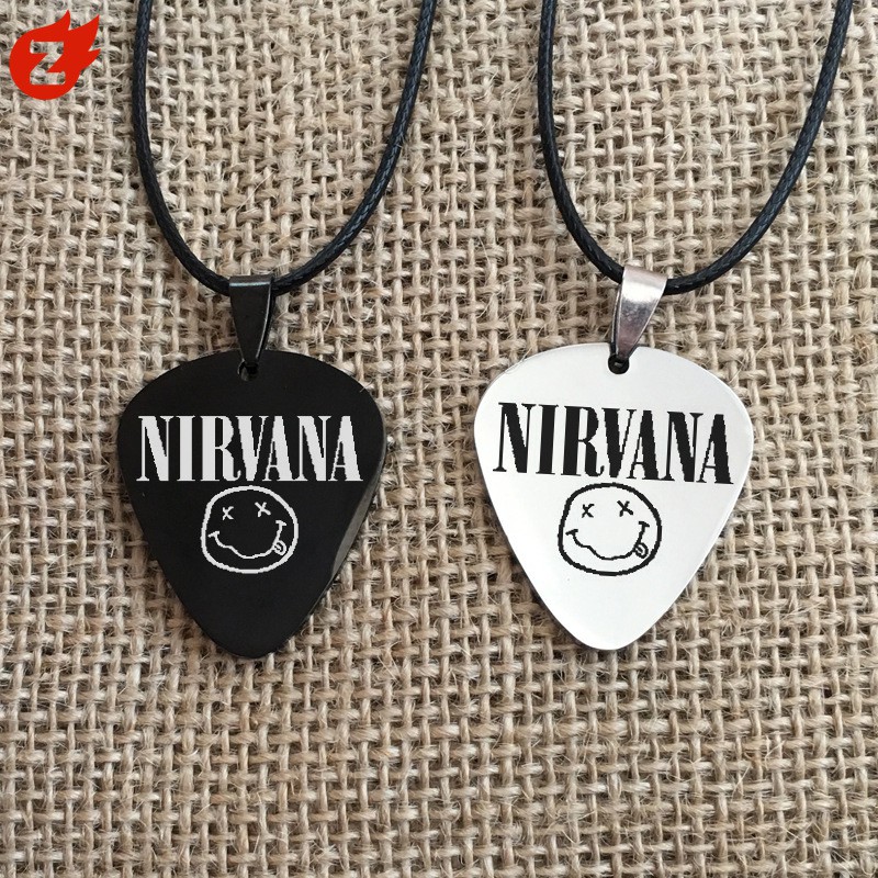 Bộ Đồ Chơi Nirvana Chất Lượng ✨Vòng cổ Da Mặt Hình Đàn Guitar Bằng Thép Không Gỉ