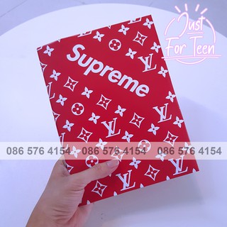 Giấy Bao Tập LV Supreme đỏ chất lừ - Bọc vở học sinh họa tiết supreme hot trend - Hình Thật, in theo yêu cầu