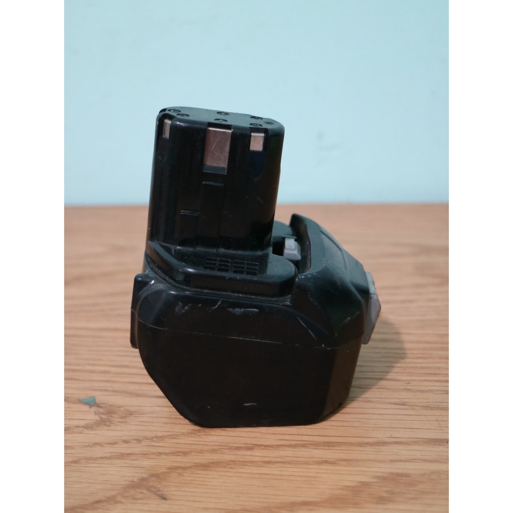 Combo Pin + sạc adapter 220