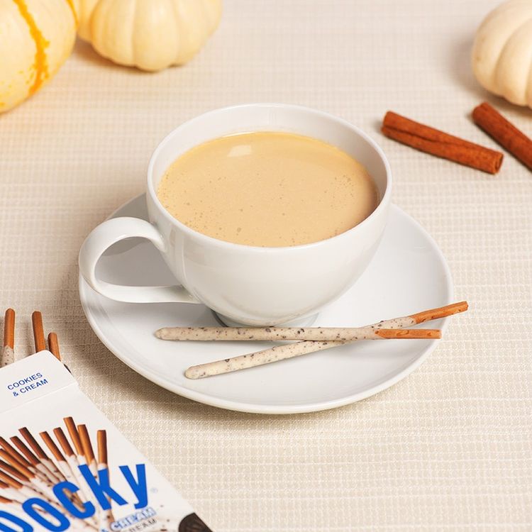 Bánh que GLICO Pocky Cookies &amp; Cream phủ kem cookie (Combo 10 hộp)