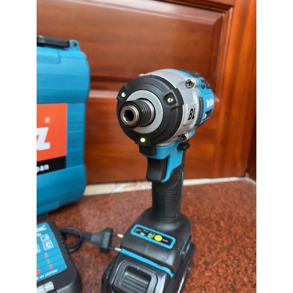 Máy chuyên Vít Makita 20V - Động cơ không chổi than