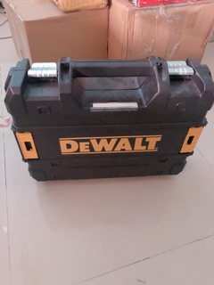 Thùng máy dewalt bê tông 133