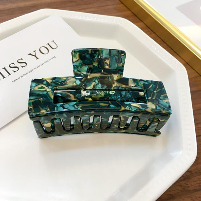 Kẹp tóc càng cua bằng acrylic họa tiết đá hoa cổ điển