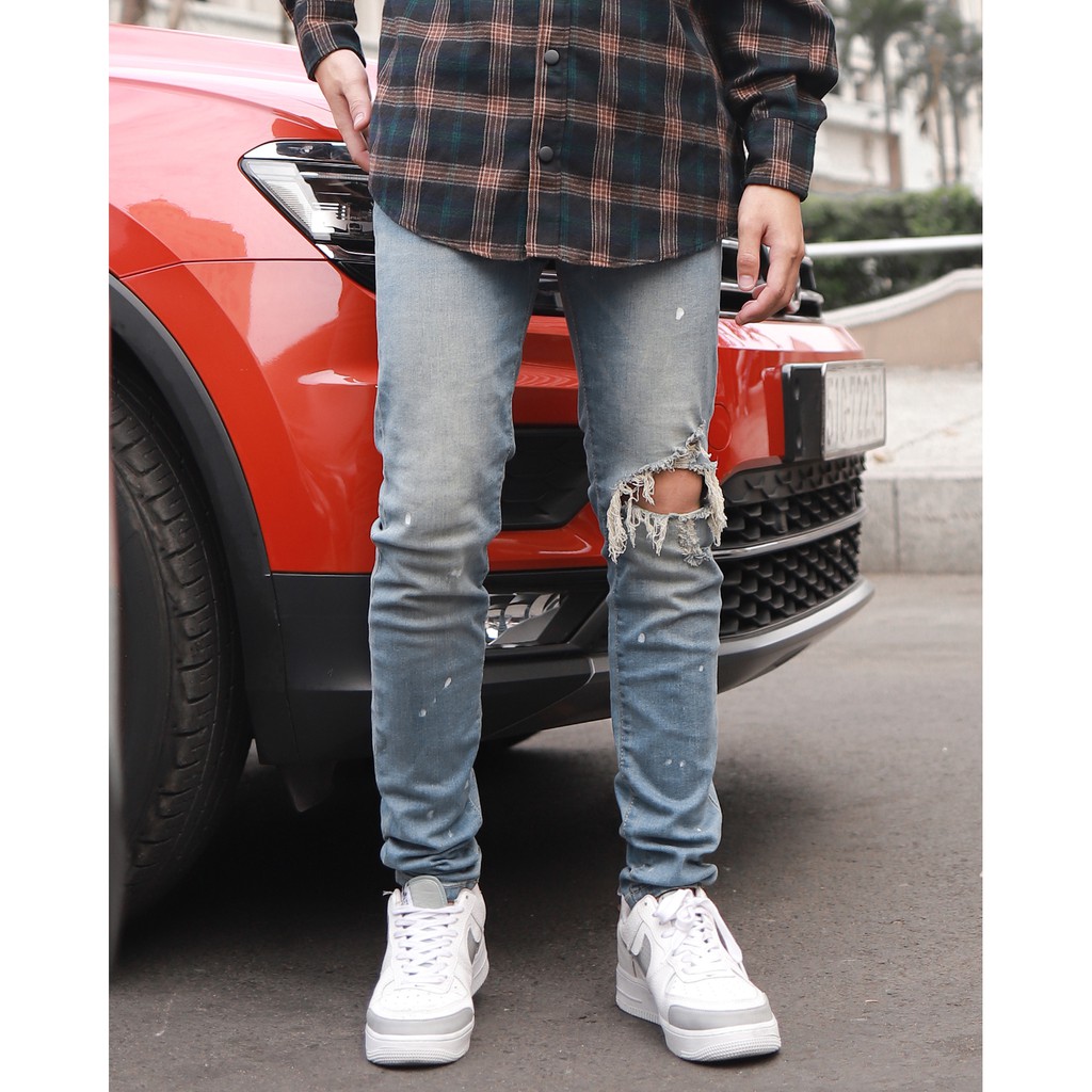 QUẦN SKINNY JEANS RÁCH GỐI MÀU XANH WITH PAINT FLECKS