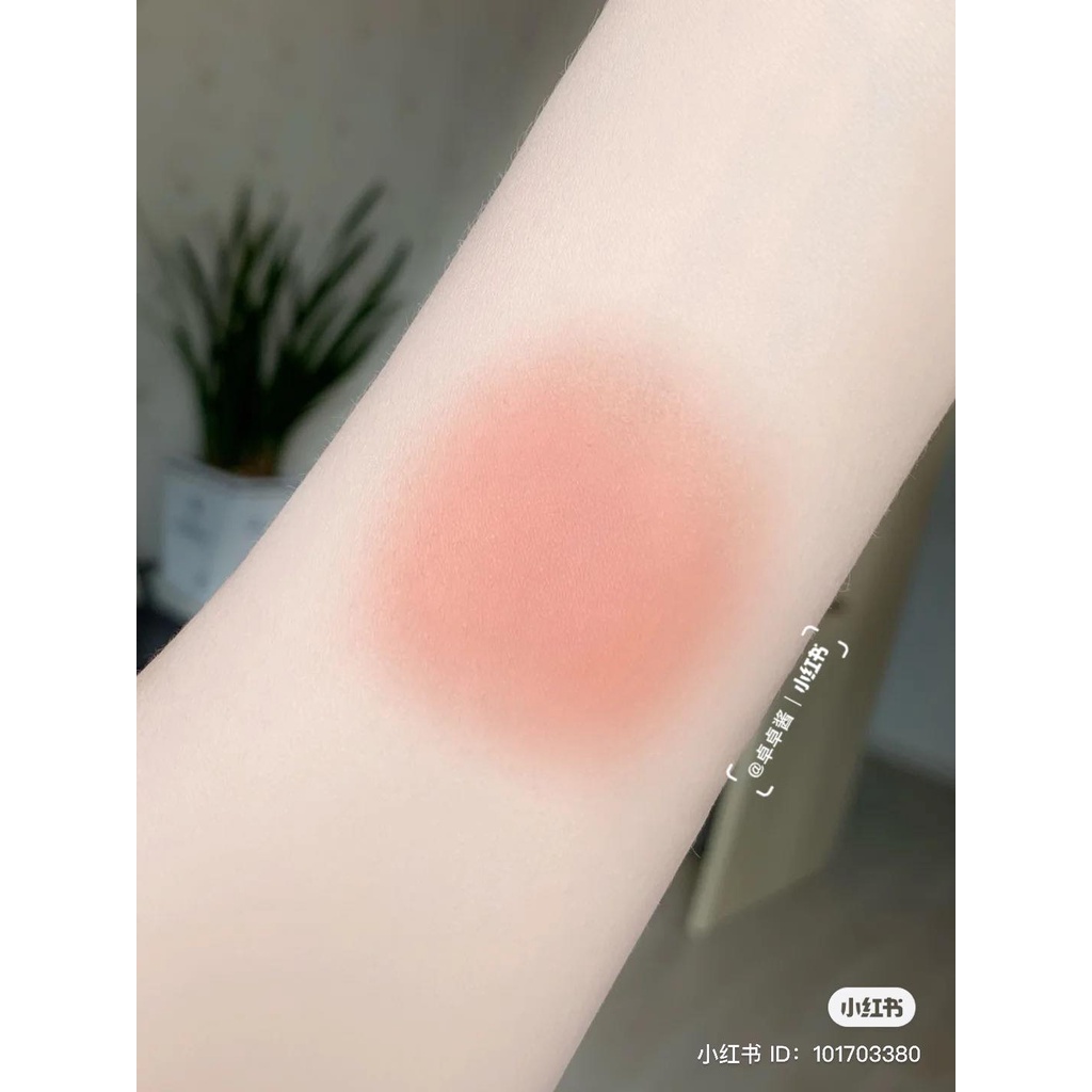 Phấn má Nars.