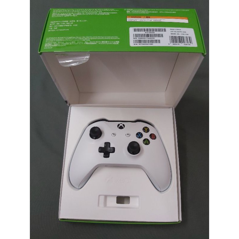 Tay cầm xbox one S hàng new 100% tách từ bộ kèm receiver