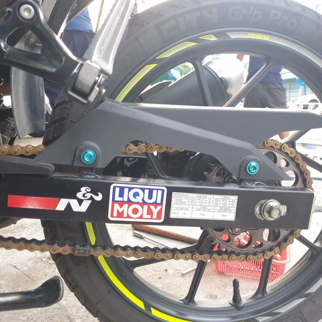 GR5 2 Ốc Gắn Catte 6LY10 đầu dù mọi dòng xe