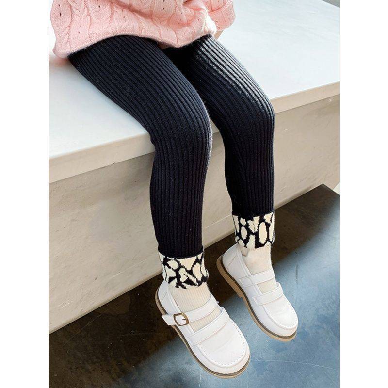 Quần legging ôm chân thoải mái và xinh xắn cho bé gái có bèo nhún điệu đà