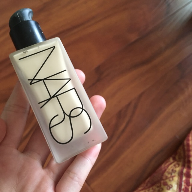 Kem nền nars