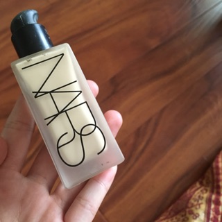 Kem nền nars