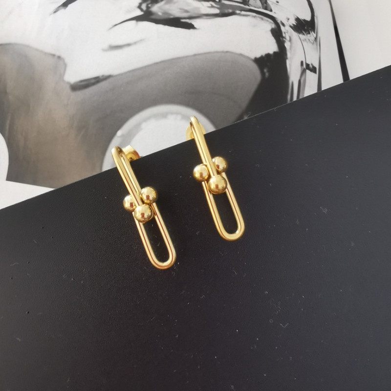 Bông Tai Cá Tính Hình Móng Ngựa Titan Ko Đen TT 4381