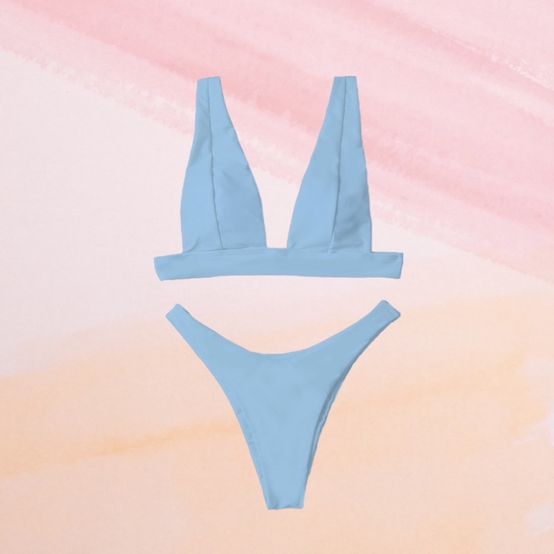 Bikini 2 mảnh xẻ ngực