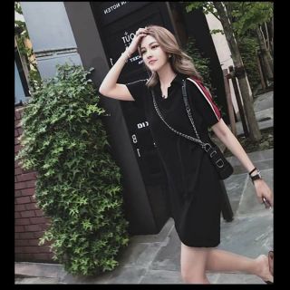 VÁY POLO ĐEN SỌC ĐỎ