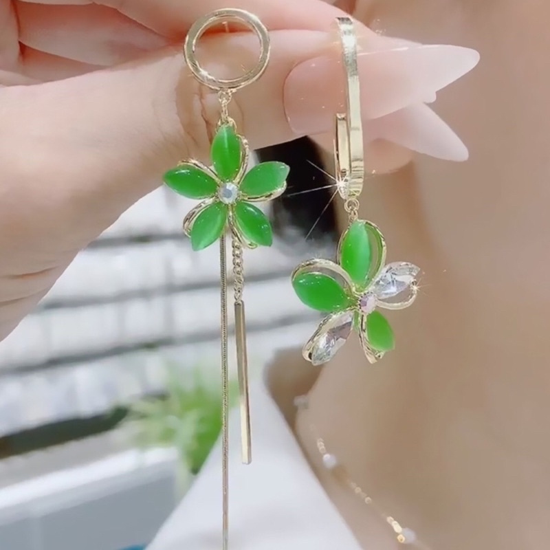 Bông Tai Đính Đá Thiết Kế Hoa Bất Đối Xứng Hai Bên Phong Cách Thời Trang Hàn Quốc
